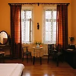 Piano Guest House